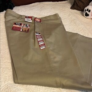 NWT Men’s Lee No Iron pants